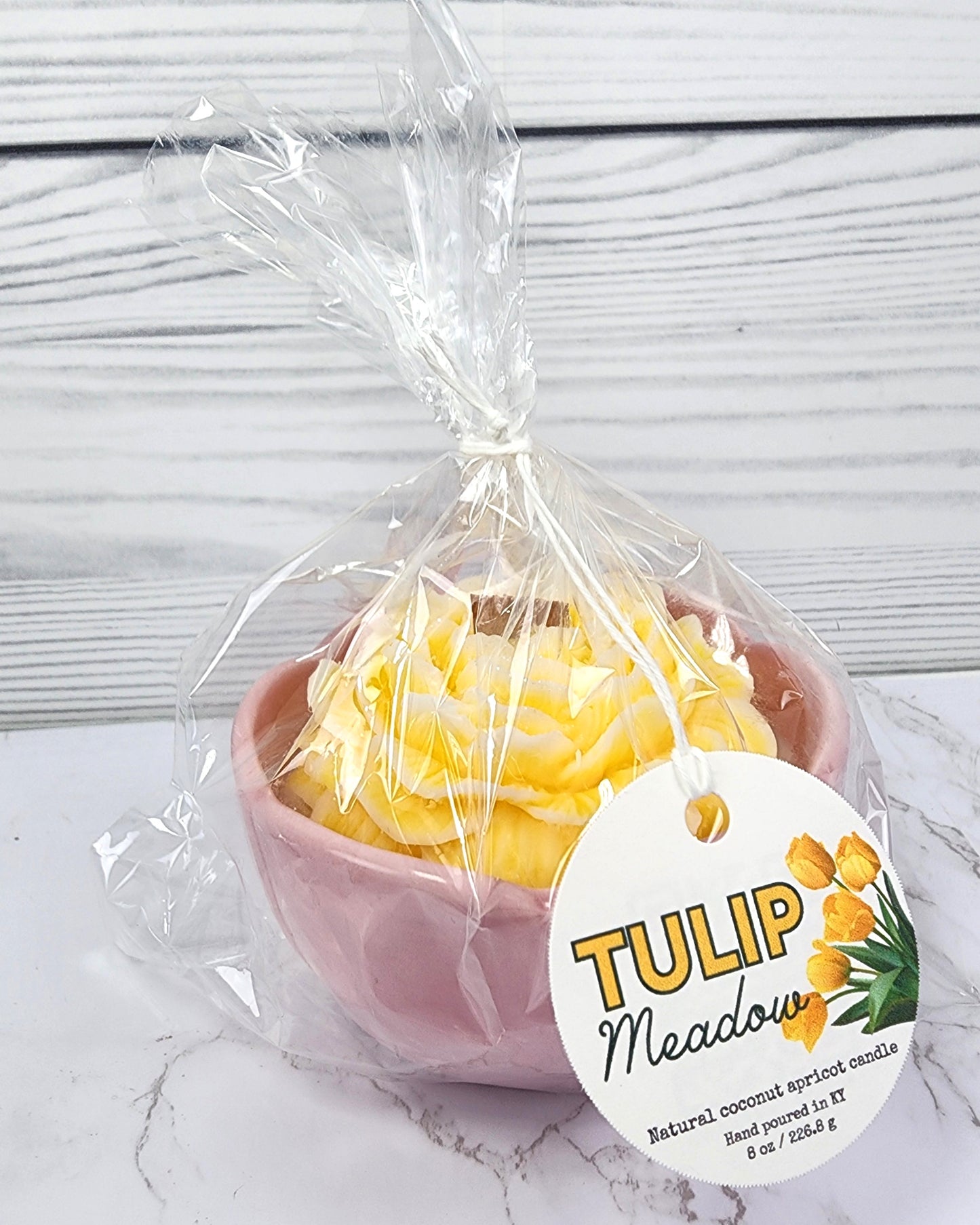 Tulip Meadow 8 oz Flower Candle 🌷